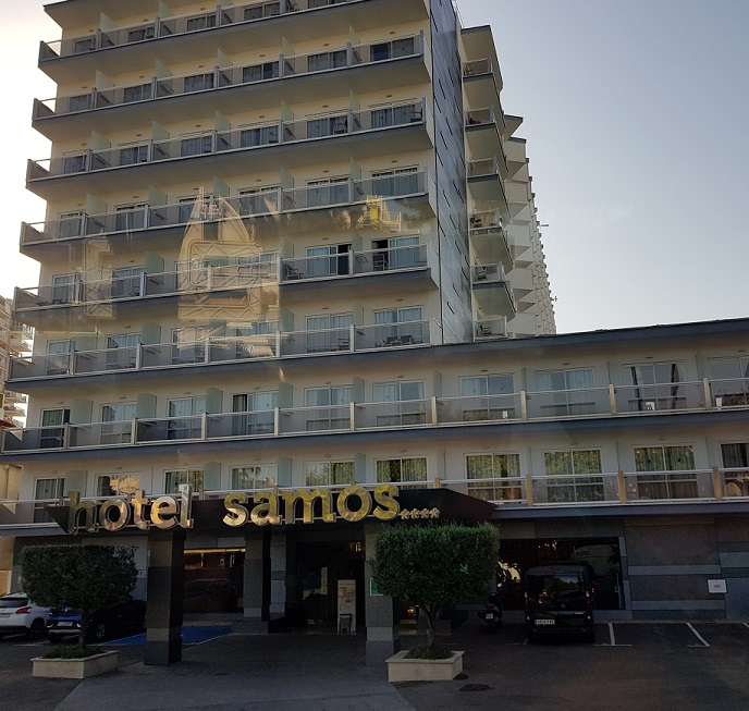 eingang-und-balkone-vom-magaluf-hotel-samos-4-sterne