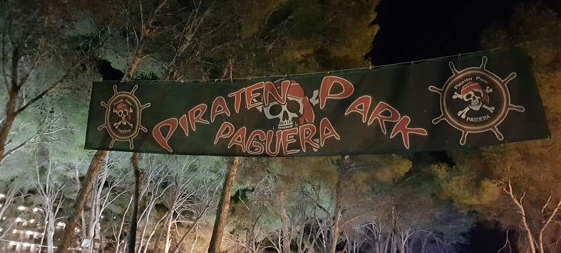 Piraten-Park-Paguera-Banner-schwarz-rot