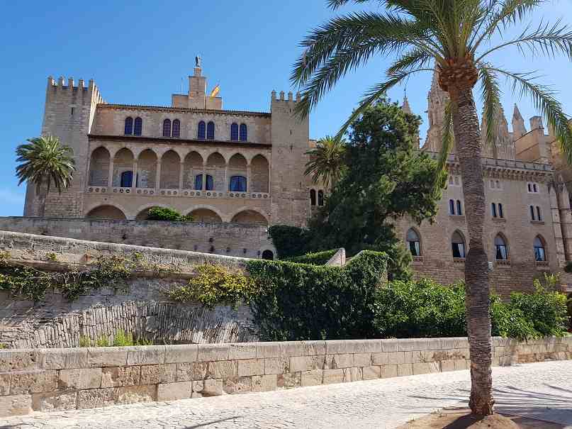 Koenigspalast-in-Palma-de-Mallorca