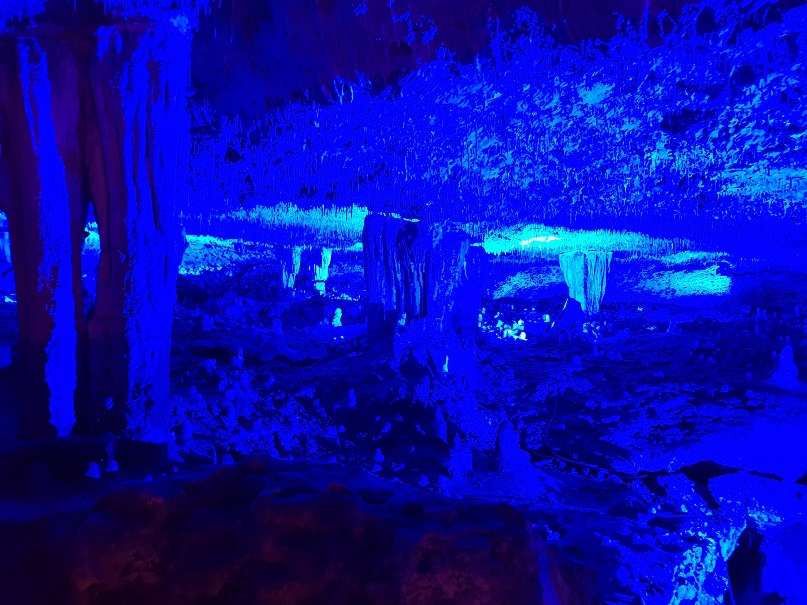 blaue-stalaktiten